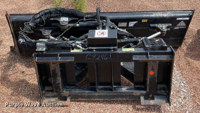 image for item JR9454 2018 Caterpillar 424-0451  skid steer dozer blade