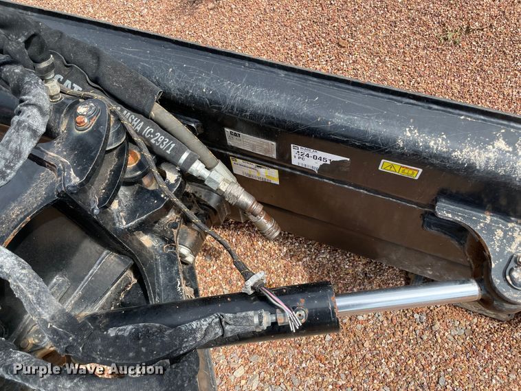 image for item JR9454 2018 Caterpillar 424-0451  skid steer dozer blade