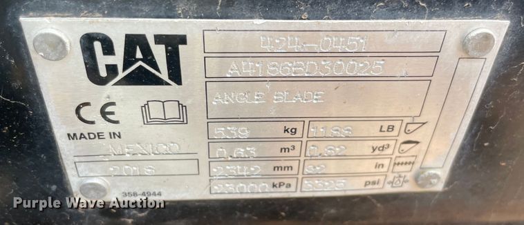 image for item JR9454 2018 Caterpillar 424-0451  skid steer dozer blade