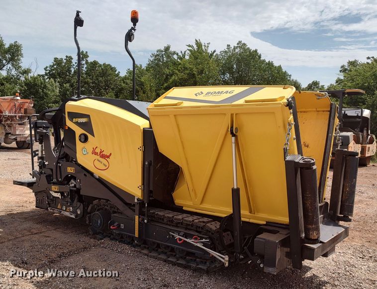 image for item JR9460 2019 Bomag BF200 C-2  paver