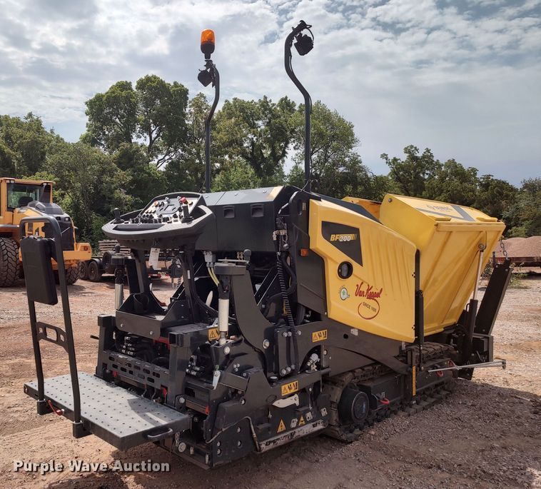 image for item JR9460 2019 Bomag BF200 C-2  paver