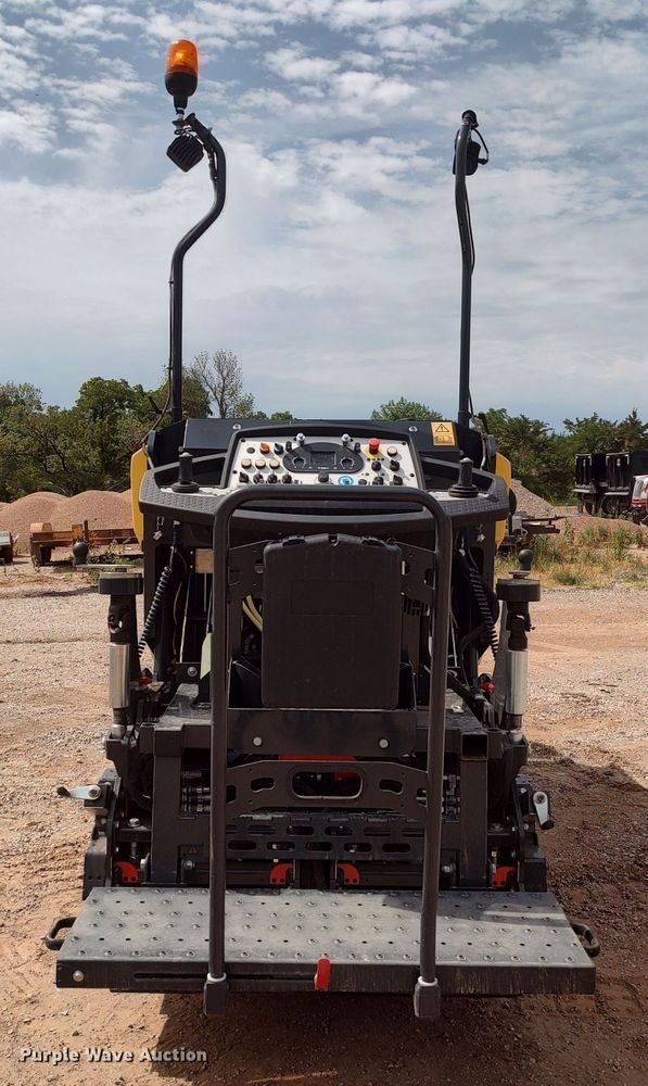 image for item JR9460 2019 Bomag BF200 C-2  paver