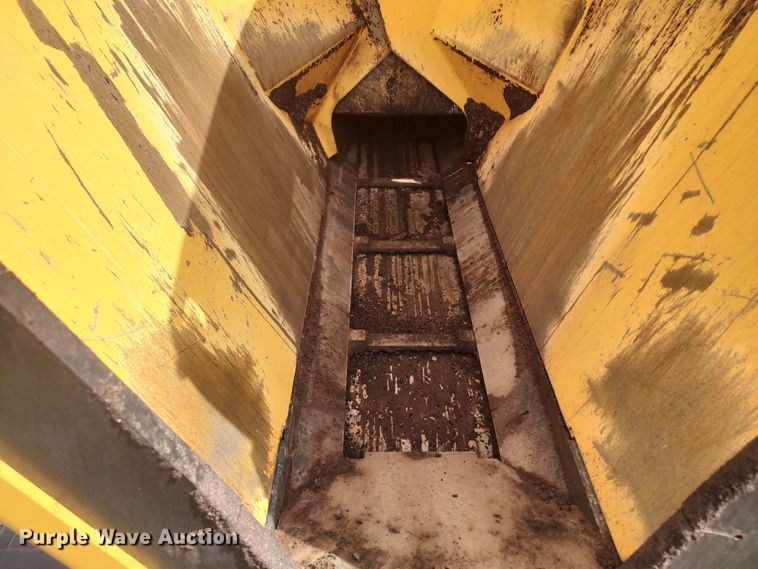 image for item JR9460 2019 Bomag BF200 C-2  paver