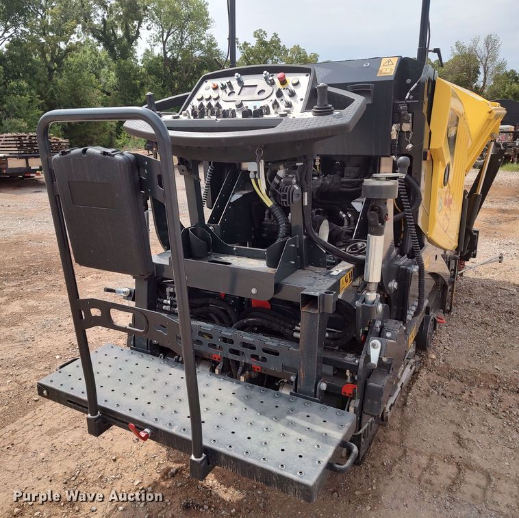 image for item JR9460 2019 Bomag BF200 C-2  paver