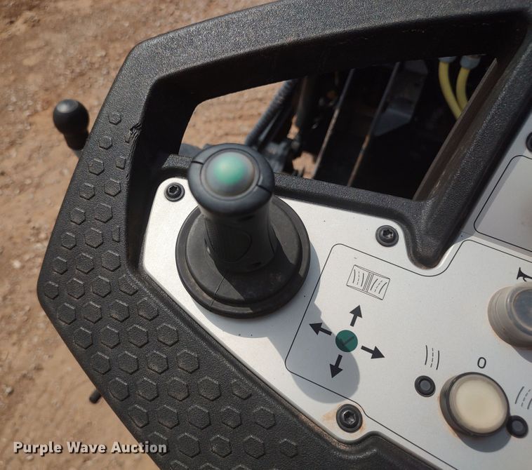 image for item JR9460 2019 Bomag BF200 C-2  paver