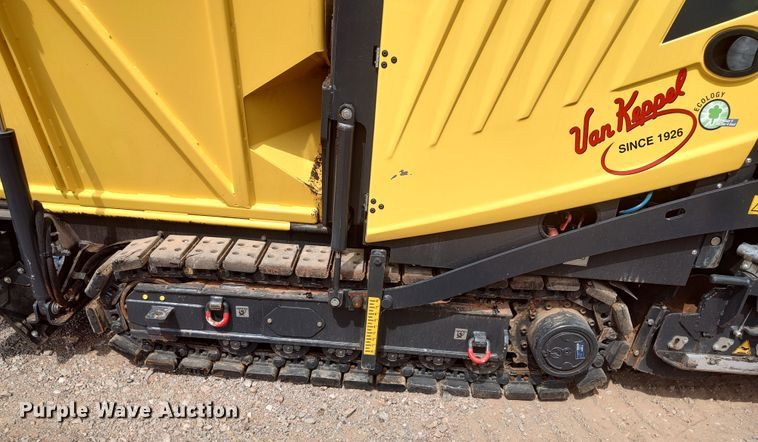 image for item JR9460 2019 Bomag BF200 C-2  paver
