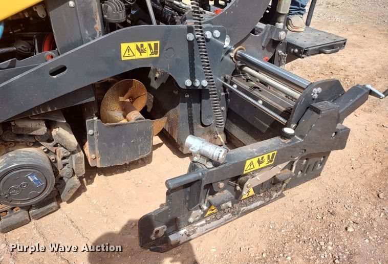 image for item JR9460 2019 Bomag BF200 C-2  paver