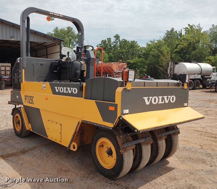 image for item JR9461 2019 Volvo PT125C  pneumatic roller