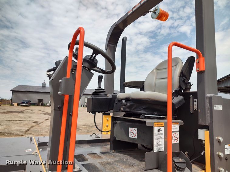 image for item JR9461 2019 Volvo PT125C  pneumatic roller