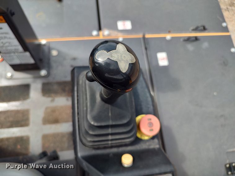 image for item JR9461 2019 Volvo PT125C  pneumatic roller