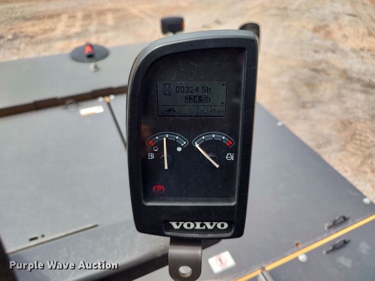 image for item JR9461 2019 Volvo PT125C  pneumatic roller