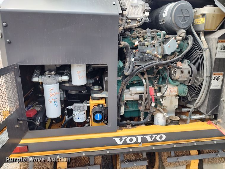 image for item JR9461 2019 Volvo PT125C  pneumatic roller