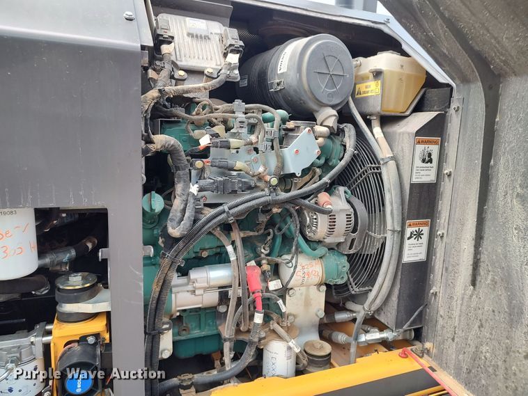 image for item JR9461 2019 Volvo PT125C  pneumatic roller