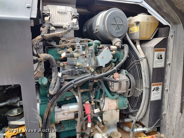 image for item JR9461 2019 Volvo PT125C  pneumatic roller