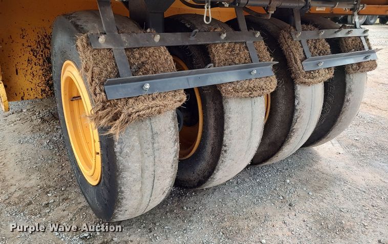 image for item JR9461 2019 Volvo PT125C  pneumatic roller