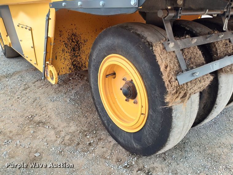 image for item JR9461 2019 Volvo PT125C  pneumatic roller