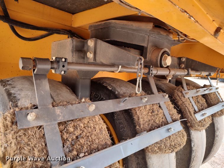 image for item JR9461 2019 Volvo PT125C  pneumatic roller