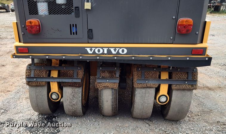 image for item JR9461 2019 Volvo PT125C  pneumatic roller