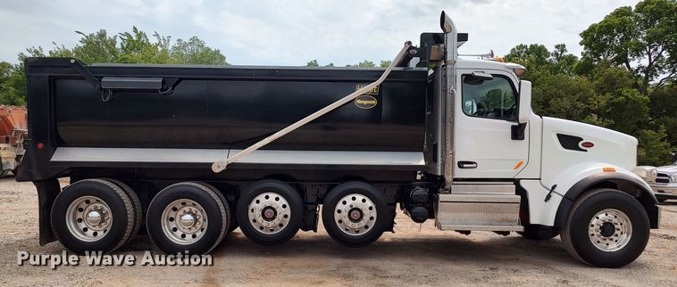 image for item JR9462 2021 Peterbilt 567  dump truck