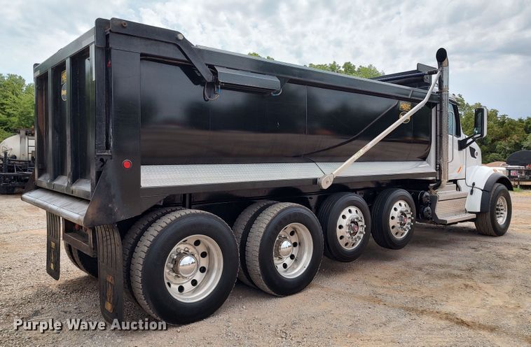 image for item JR9462 2021 Peterbilt 567  dump truck