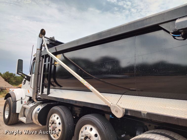image for item JR9462 2021 Peterbilt 567  dump truck