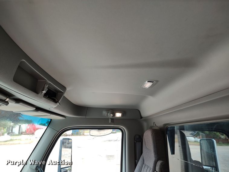 image for item JR9462 2021 Peterbilt 567  dump truck