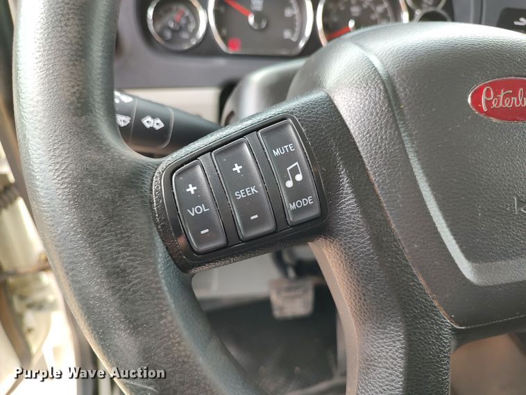 image for item JR9462 2021 Peterbilt 567  dump truck