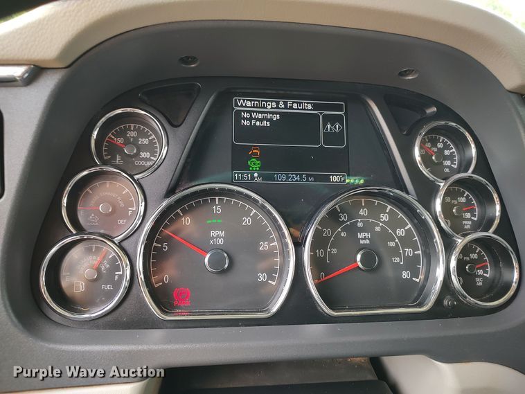 image for item JR9462 2021 Peterbilt 567  dump truck