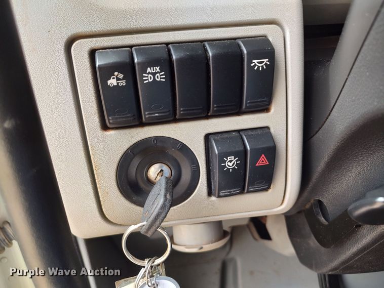 image for item JR9462 2021 Peterbilt 567  dump truck