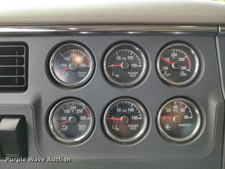 image for item JR9462 2021 Peterbilt 567  dump truck