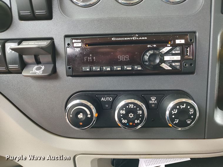 image for item JR9462 2021 Peterbilt 567  dump truck