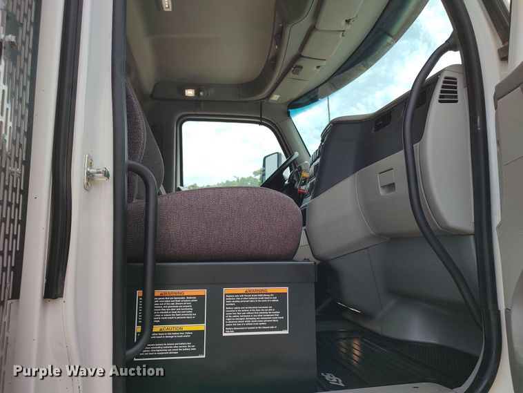 image for item JR9462 2021 Peterbilt 567  dump truck