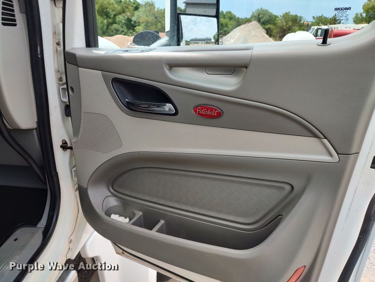 image for item JR9462 2021 Peterbilt 567  dump truck