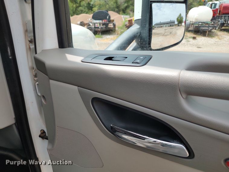 image for item JR9462 2021 Peterbilt 567  dump truck