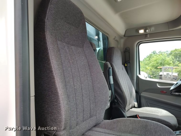 image for item JR9462 2021 Peterbilt 567  dump truck