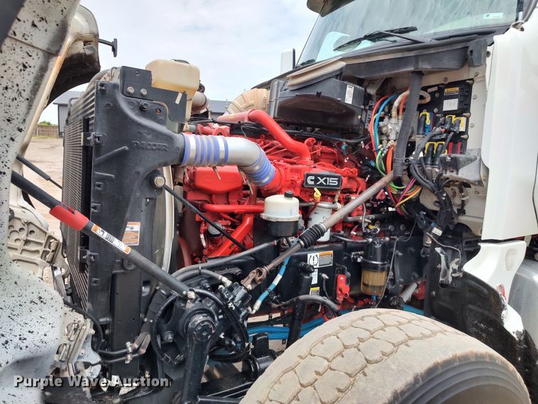 image for item JR9462 2021 Peterbilt 567  dump truck