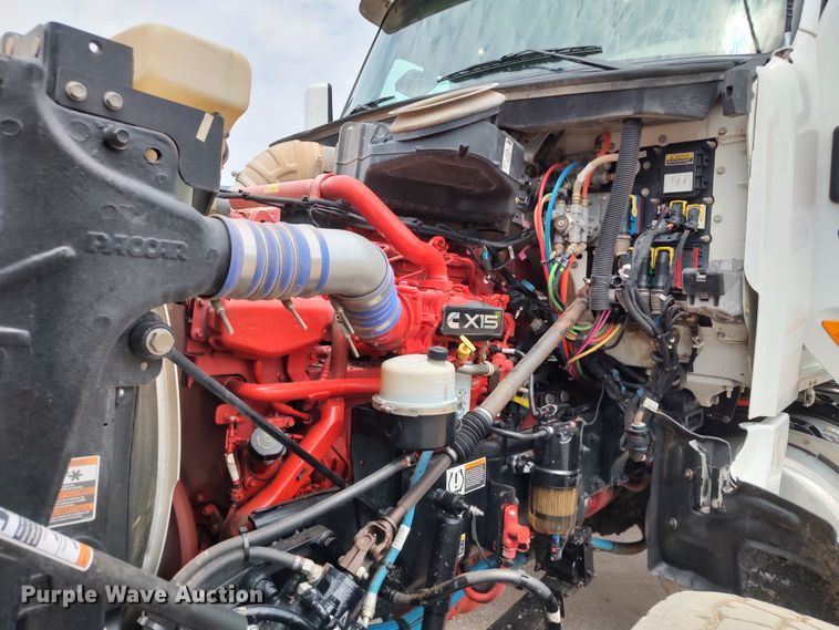 image for item JR9462 2021 Peterbilt 567  dump truck