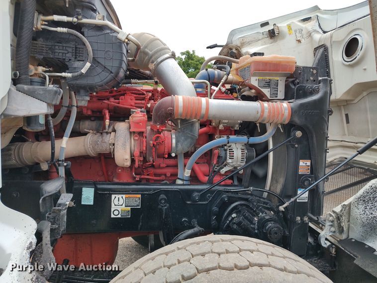 image for item JR9462 2021 Peterbilt 567  dump truck