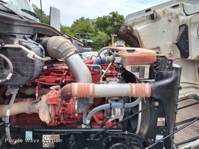 image for item JR9462 2021 Peterbilt 567  dump truck