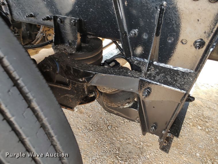 image for item JR9462 2021 Peterbilt 567  dump truck