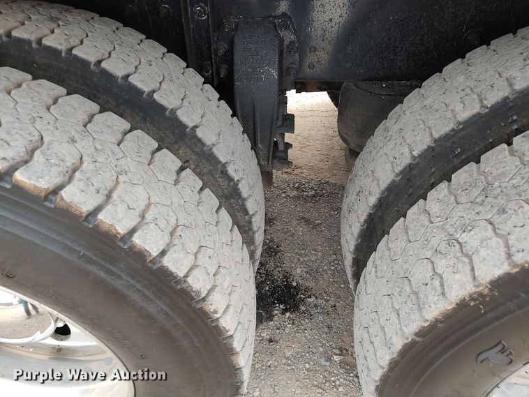 image for item JR9462 2021 Peterbilt 567  dump truck