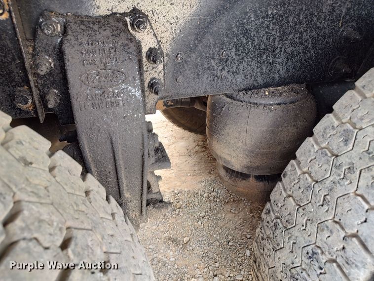 image for item JR9462 2021 Peterbilt 567  dump truck