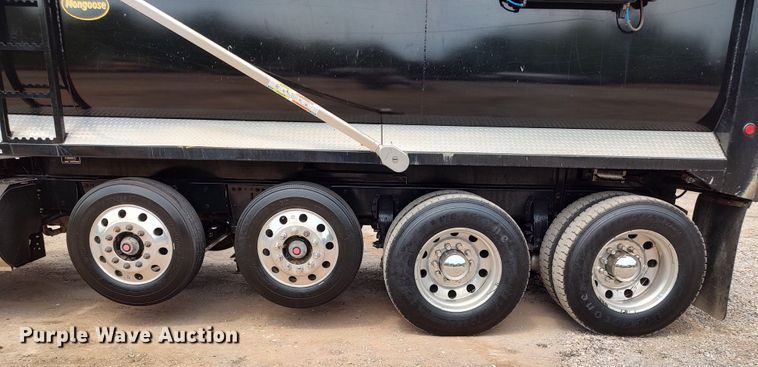 image for item JR9462 2021 Peterbilt 567  dump truck