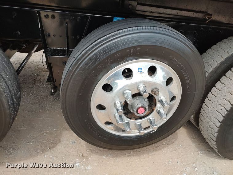 image for item JR9462 2021 Peterbilt 567  dump truck