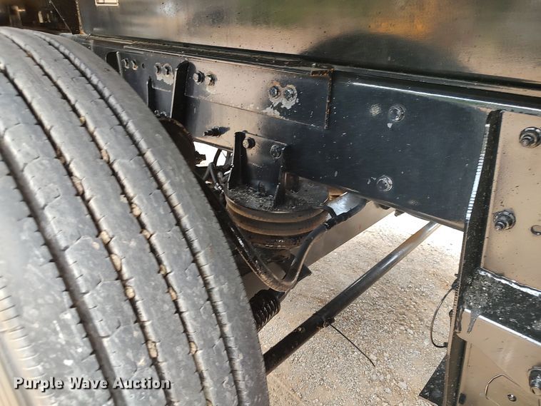 image for item JR9462 2021 Peterbilt 567  dump truck