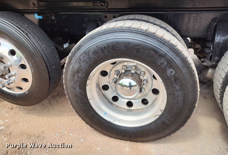 image for item JR9462 2021 Peterbilt 567  dump truck