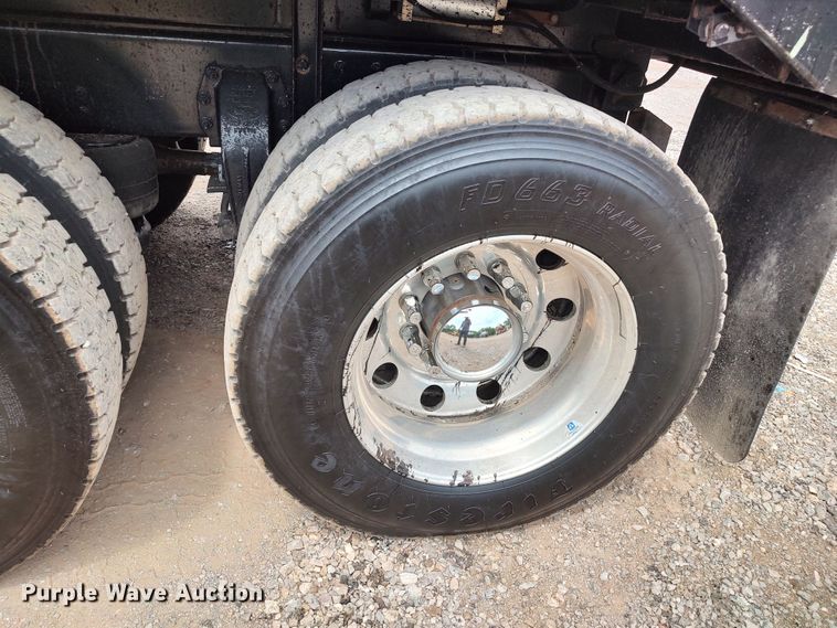 image for item JR9462 2021 Peterbilt 567  dump truck