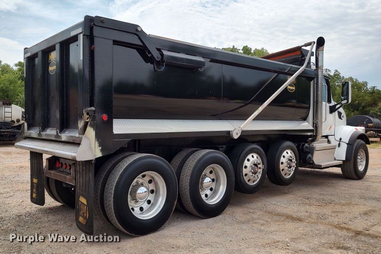 image for item JR9463 2021 Peterbilt 567  dump truck