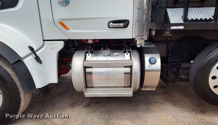 image for item JR9463 2021 Peterbilt 567  dump truck