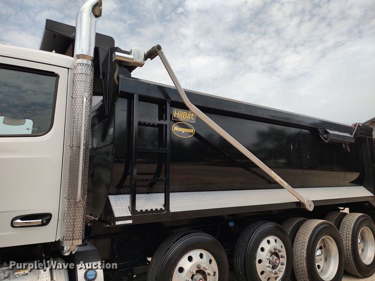 image for item JR9463 2021 Peterbilt 567  dump truck